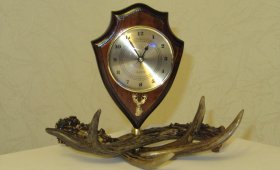 chasy-nastolnye-iz-kosulikh-rogov.3