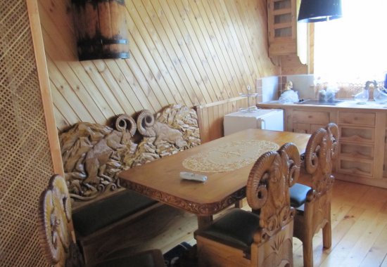 reznaya-mebel-dlya-bani