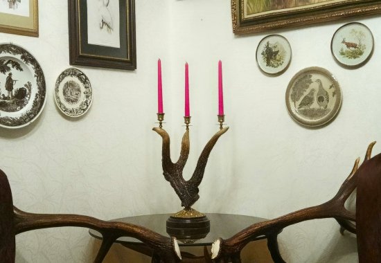 podsvechnik-iz-roga-losya-3-svechi