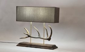lampa-s-rogom-olenya
